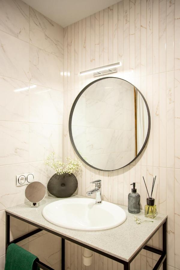 Luxury Apartment With 2 Bedrooms In The City Center Mykolajiw Exterior foto